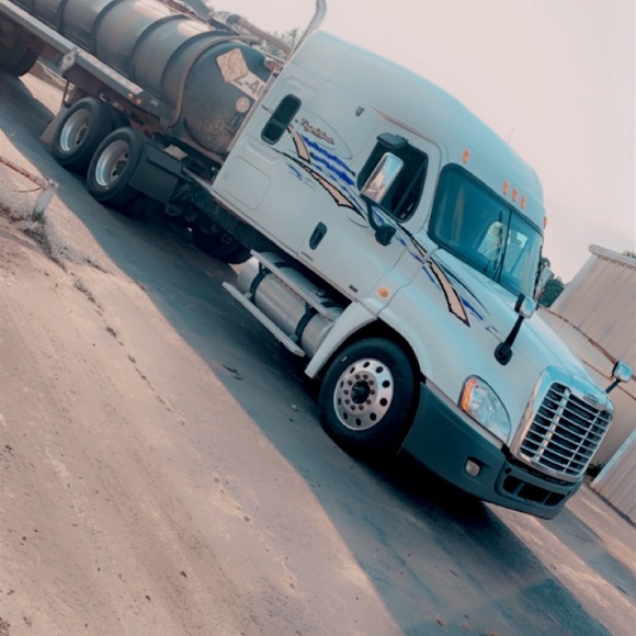 Meet your Posher, Mike - Picture 1 of 1